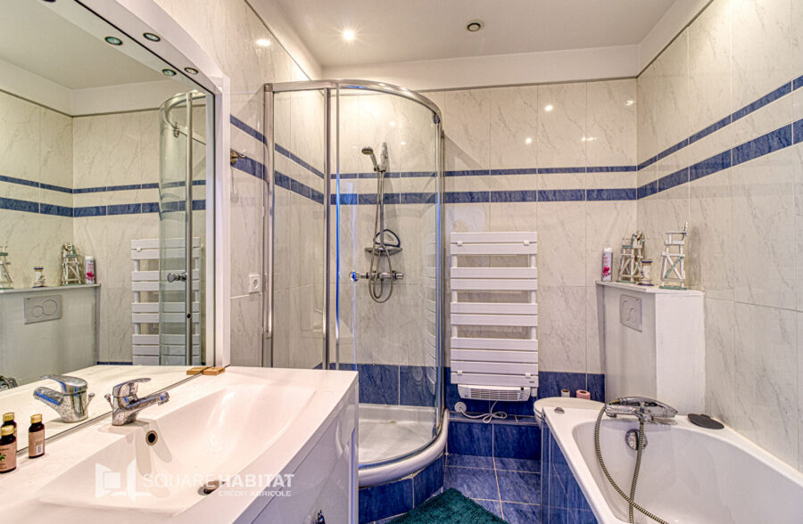 APPARTEMENT FACE MER