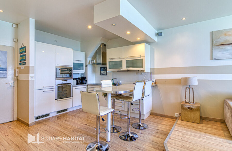 APPARTEMENT FACE MER