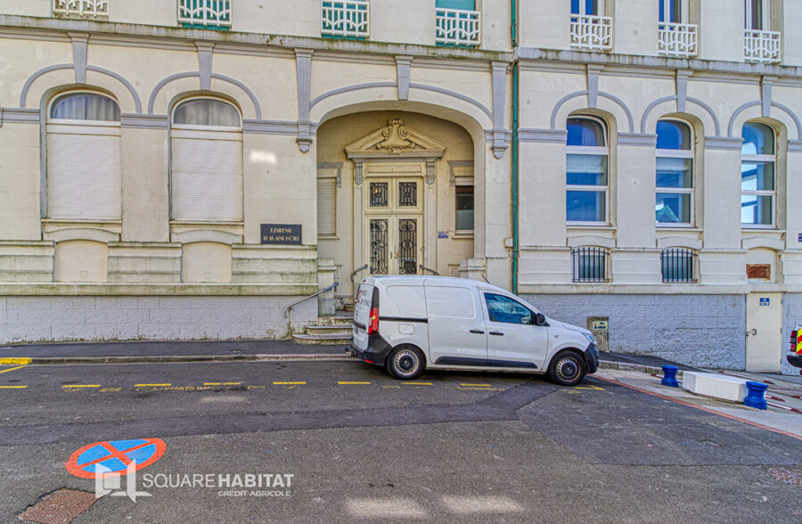 APPARTEMENT FACE MER