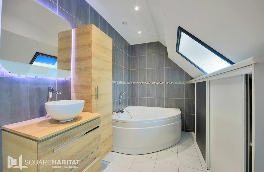 Maison Lillers 7 chambres jardin sous sol complet et dépendances