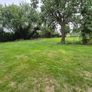 HERGNIES Terrain constructible de 1300m²