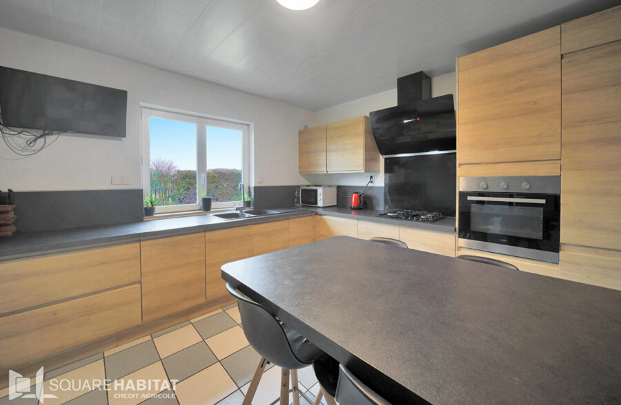 Plain pied individuel 4 chambres, jardin, garages