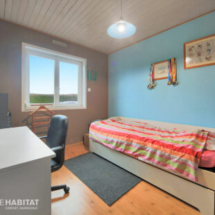 Plain pied individuel 4 chambres, jardin, garages