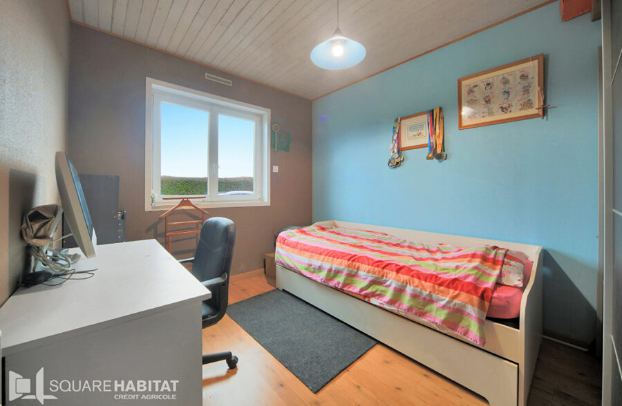 Plain pied individuel 4 chambres, jardin, garages