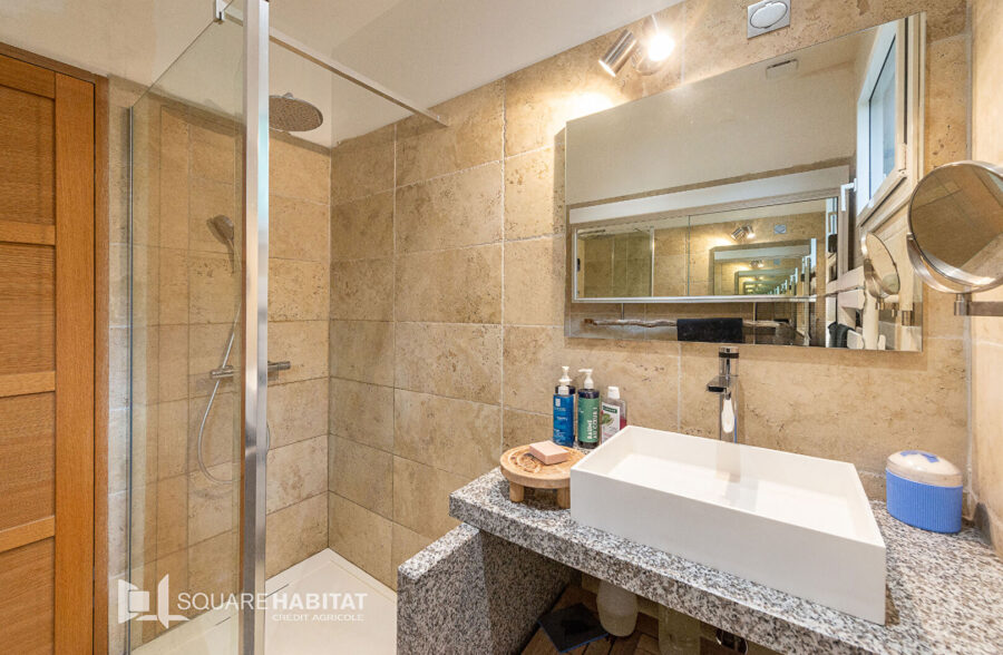 PLAIN PIED DE 160 M² AVEC SOUS SOL COMPLET