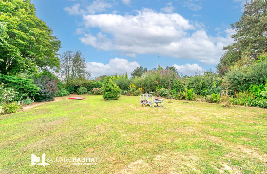 PLAIN PIED DE 160 M² AVEC SOUS SOL COMPLET