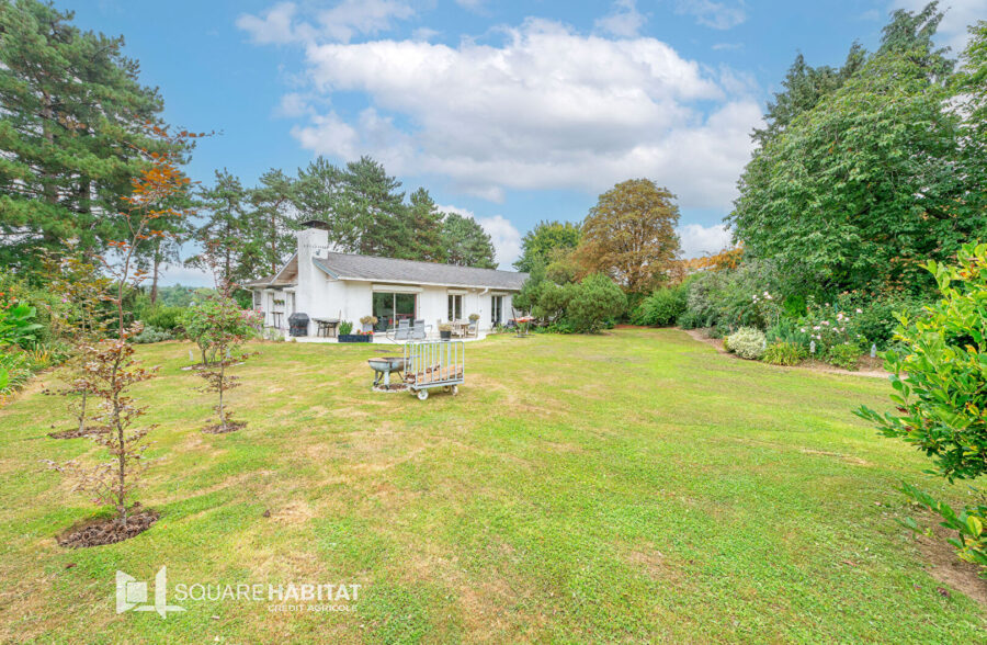 PLAIN PIED DE 160 M² AVEC SOUS SOL COMPLET