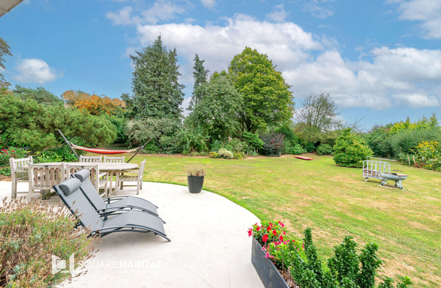 PLAIN PIED DE 160 M² AVEC SOUS SOL COMPLET