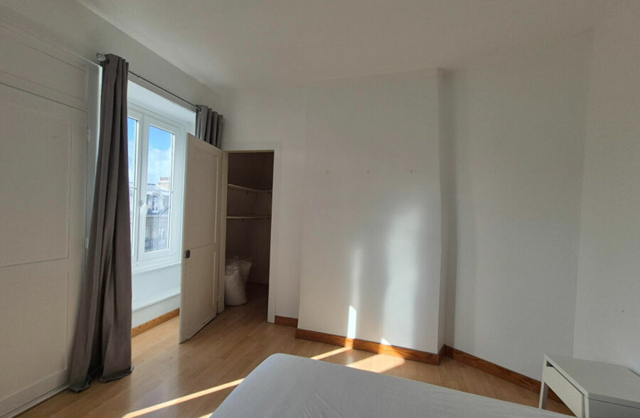 LILLE CENTRE & GARES – BEAU T2 DE 43M² EN PARFAIT ETAT &nbsp;Sous compromis&nbsp;