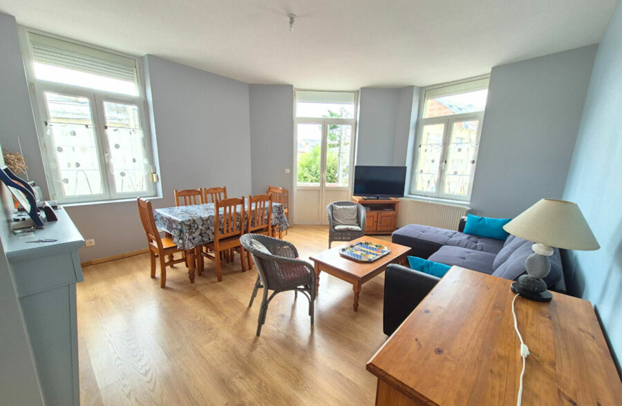 T3 avec balcon – Plage et commerces