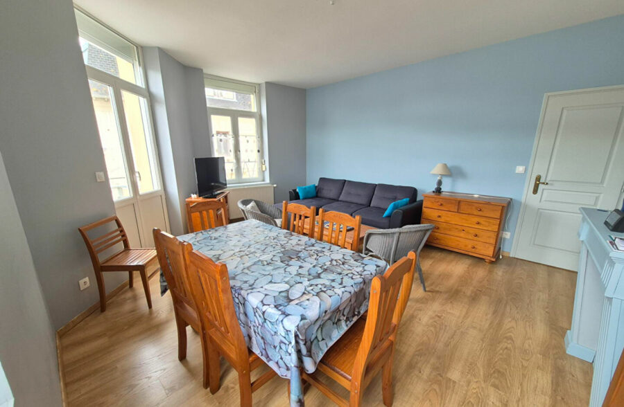 T3 avec balcon – Plage et commerces