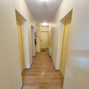 T3 avec balcon – Plage et commerces