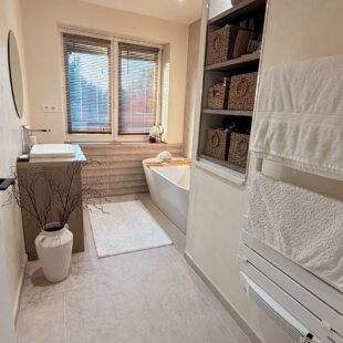 Maison INDIVIDUELLE sur 400 m² de parcelle.