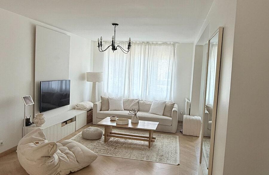 Maison INDIVIDUELLE sur 400 m² de parcelle.