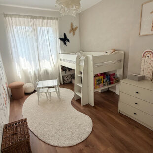 Maison INDIVIDUELLE sur 400 m² de parcelle.