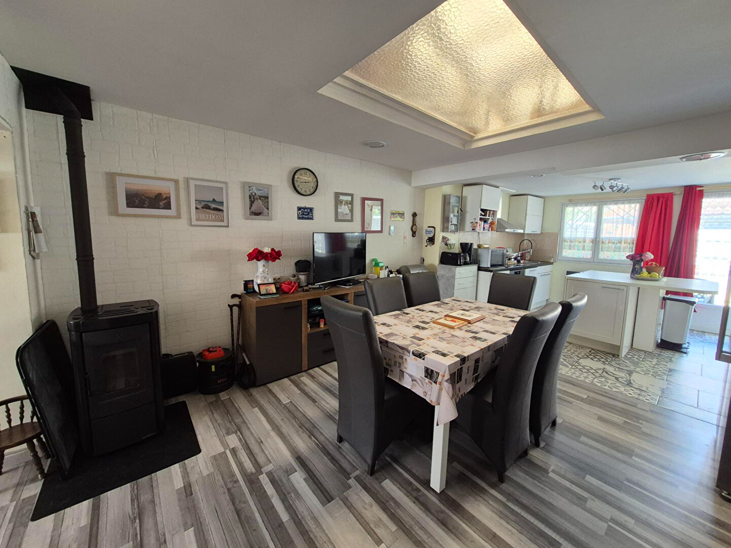 Maison avec jardin garage et 2 très grandes chambres