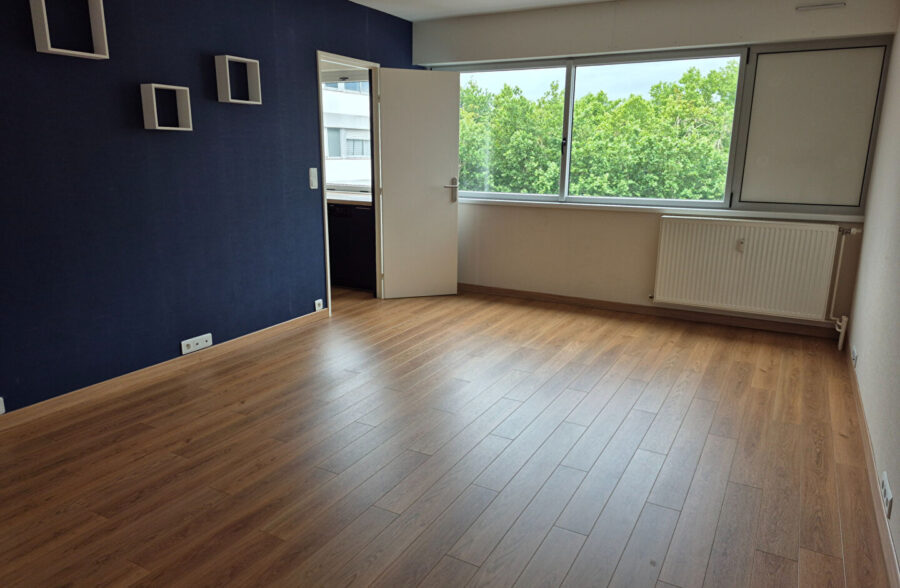 VAUBAN  – NATIONALE: T2 avec parking et cave