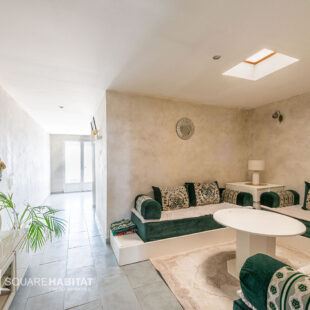 Maison de ville comprenant 2 chambres et jardin