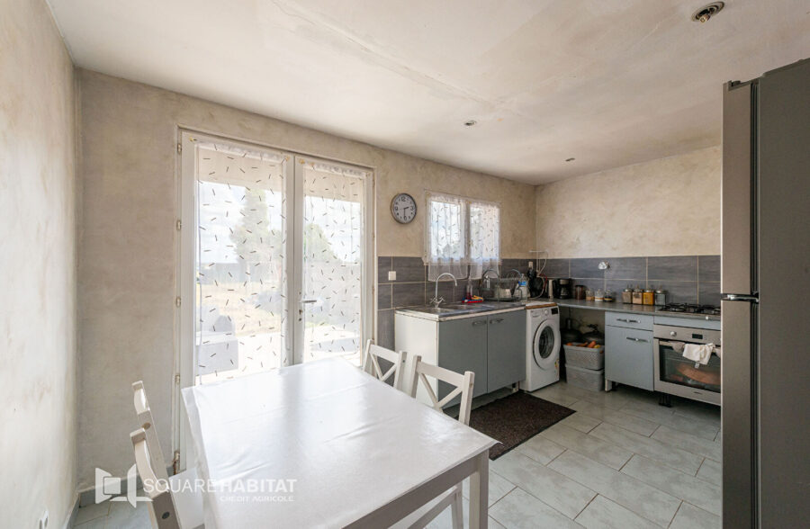 Maison de ville comprenant 2 chambres et jardin