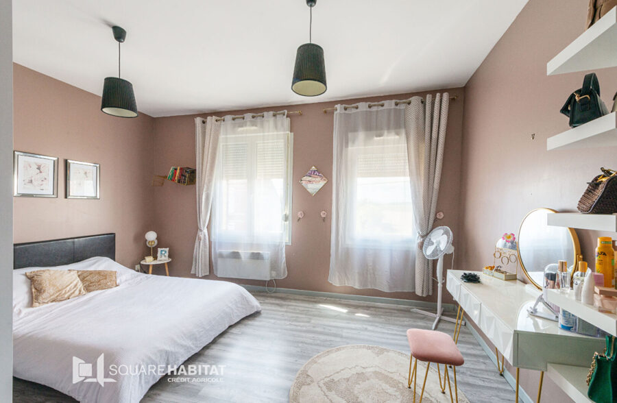 Maison de ville comprenant 2 chambres et jardin