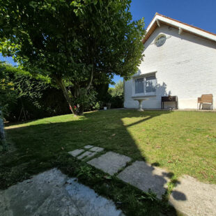 Maison INDIVIDUELLE se Semi Plain Pied, sous-sol, garage,jardin