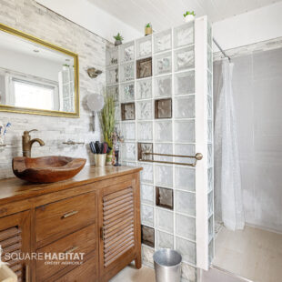 Maison lumineuse 3 chambres et bureau, jardin, garage 50m²