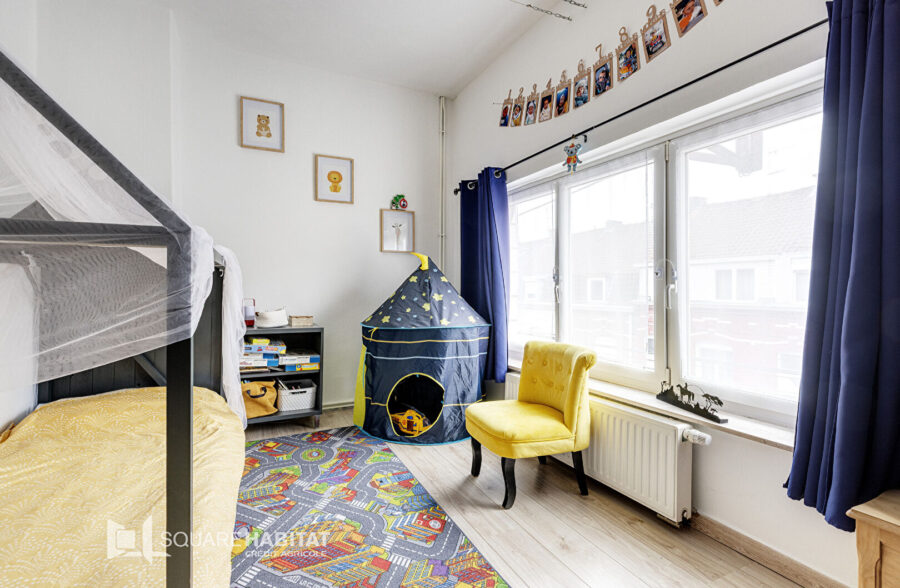 Maison lumineuse 3 chambres et bureau, jardin, garage 50m²