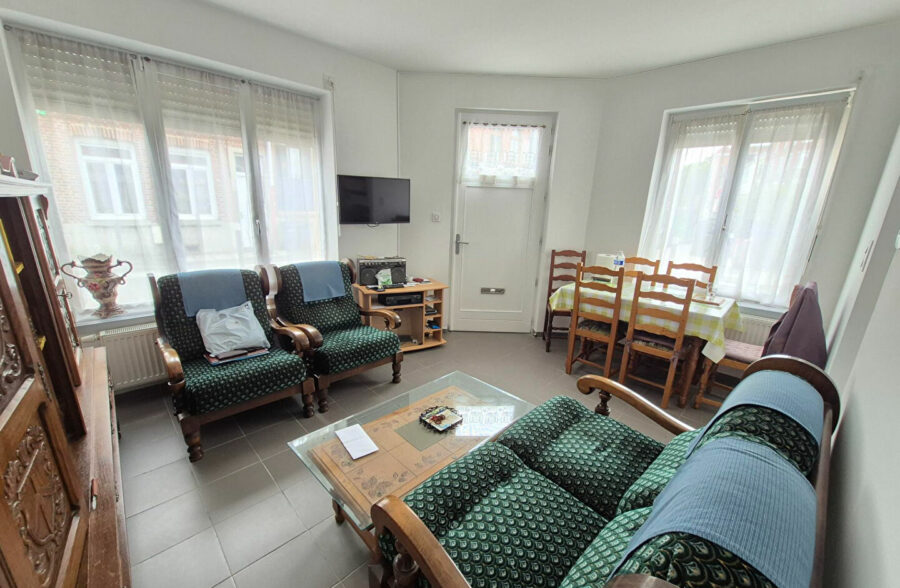 LILLE WAZEMMES: Maison entièrement rénovée 2 chambres