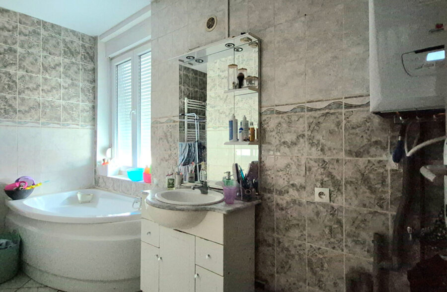 MAISON 2 CHAMBRES SECTEUR BELENCONTRE