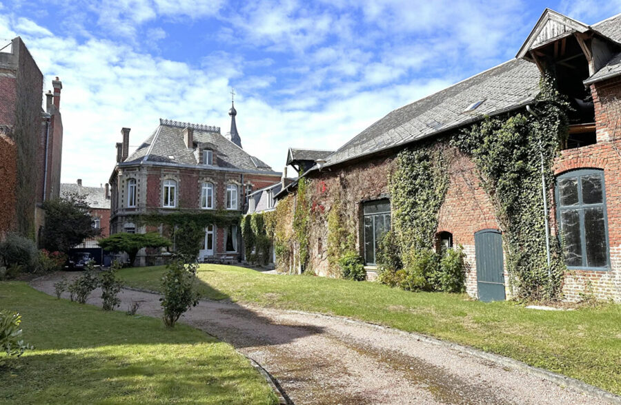 Bien d’exception de 350m² habitables &nbsp;Sous offre&nbsp;