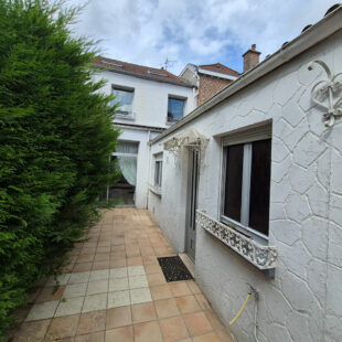Maison de ville avec jardin et garage, beaux volumes !