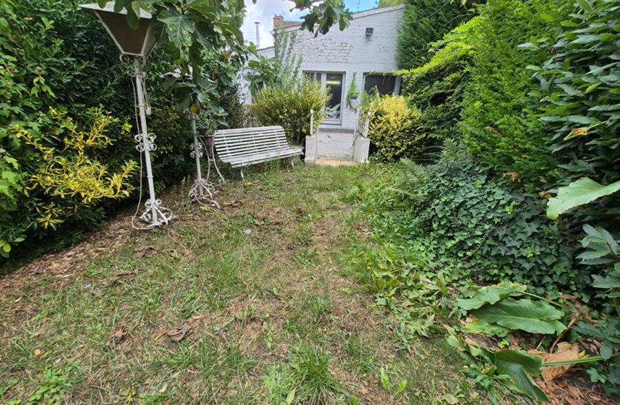 Maison de ville avec jardin et garage, beaux volumes !