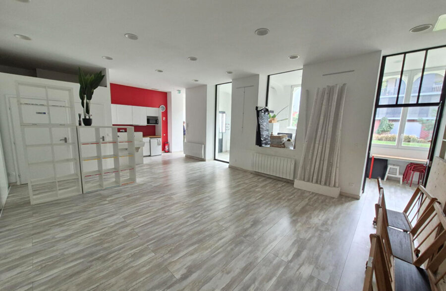 LILLE VAUBAN/GAMBETTA: Appartement de 81m² avec double parkings et caves