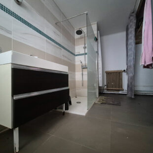 immeuble de rapport – 240 m² habitables avec cour, garage et terrain