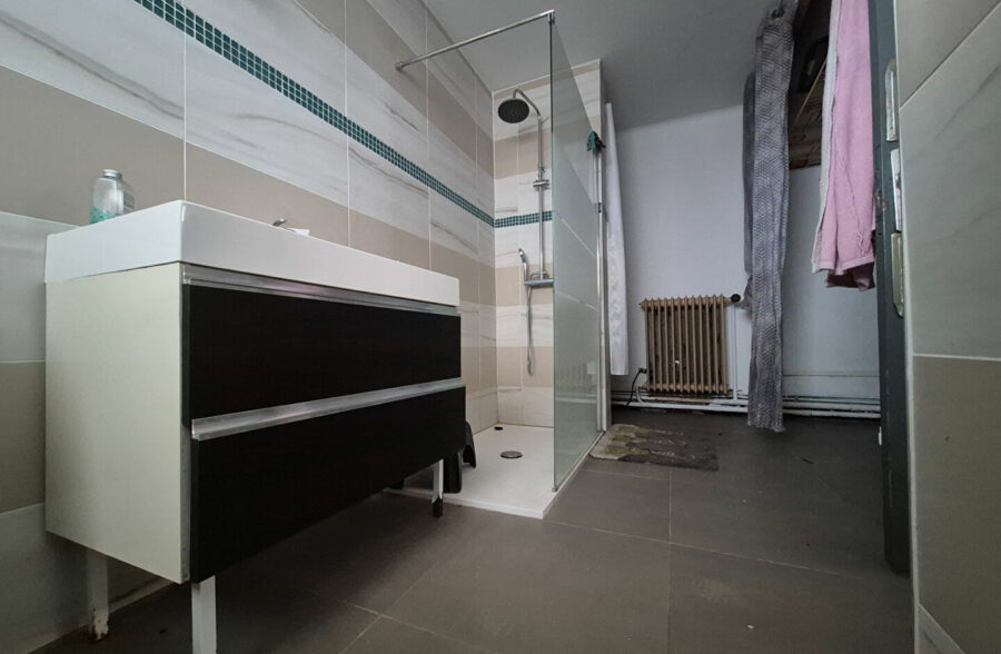 immeuble de rapport – 240 m² habitables avec cour, garage et terrain