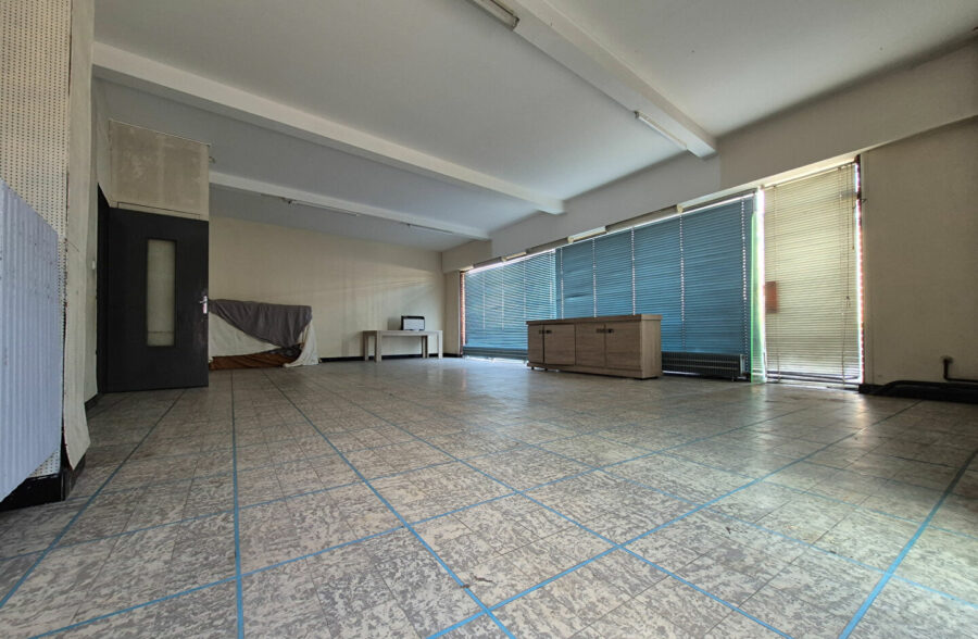 immeuble de rapport – 240 m² habitables avec cour, garage et terrain