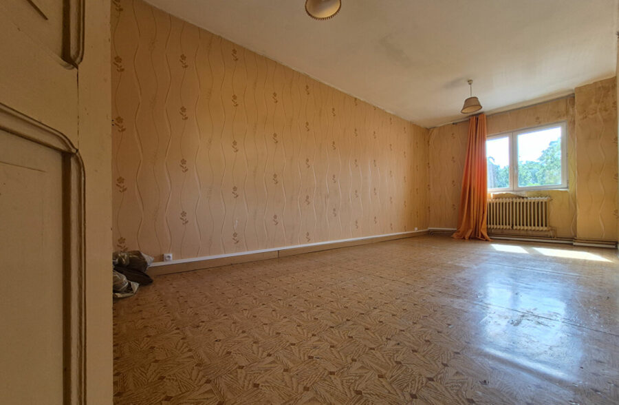 immeuble de rapport – 240 m² habitables avec cour, garage et terrain