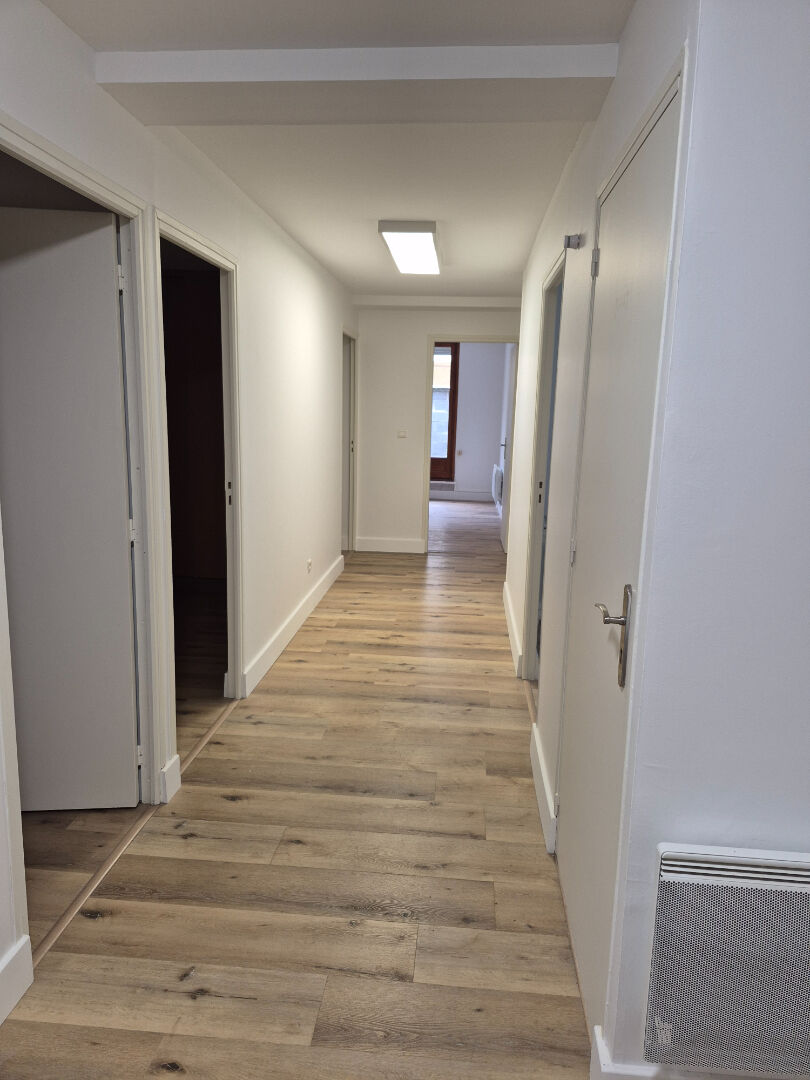 Local d’activité Le Cateau Cambresis 94 m2