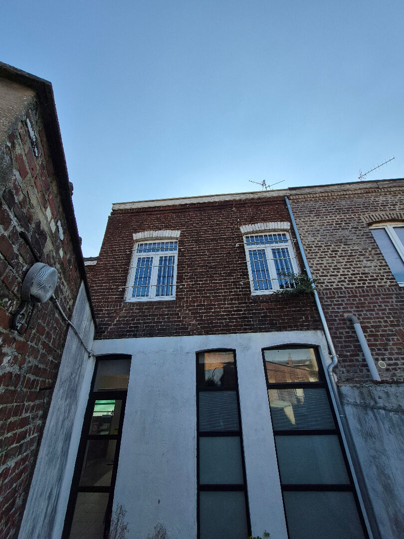 Bâtiment Idéalement situé Wattignies