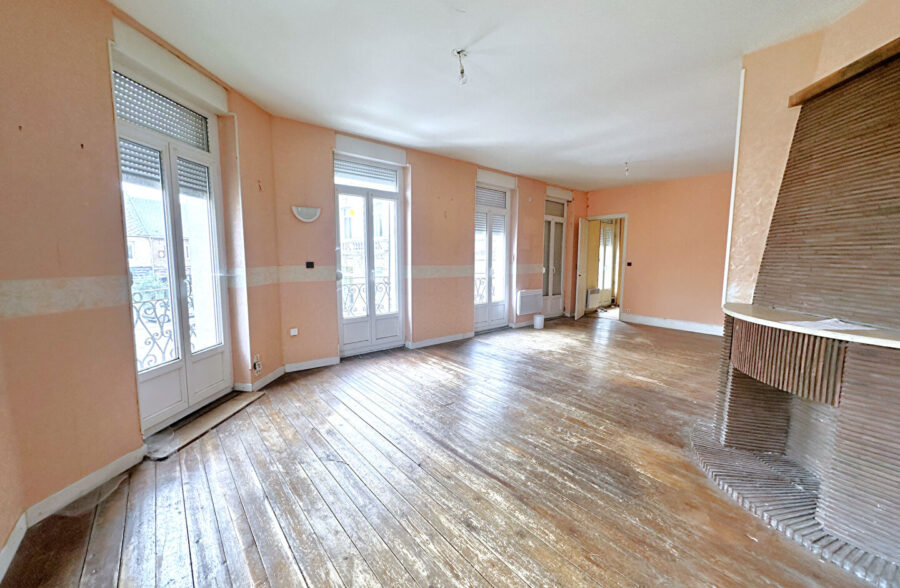 Immeuble de 450 m2 centre ville de Caudry avec excellente rentabilité locative &nbsp;Sous offre&nbsp;