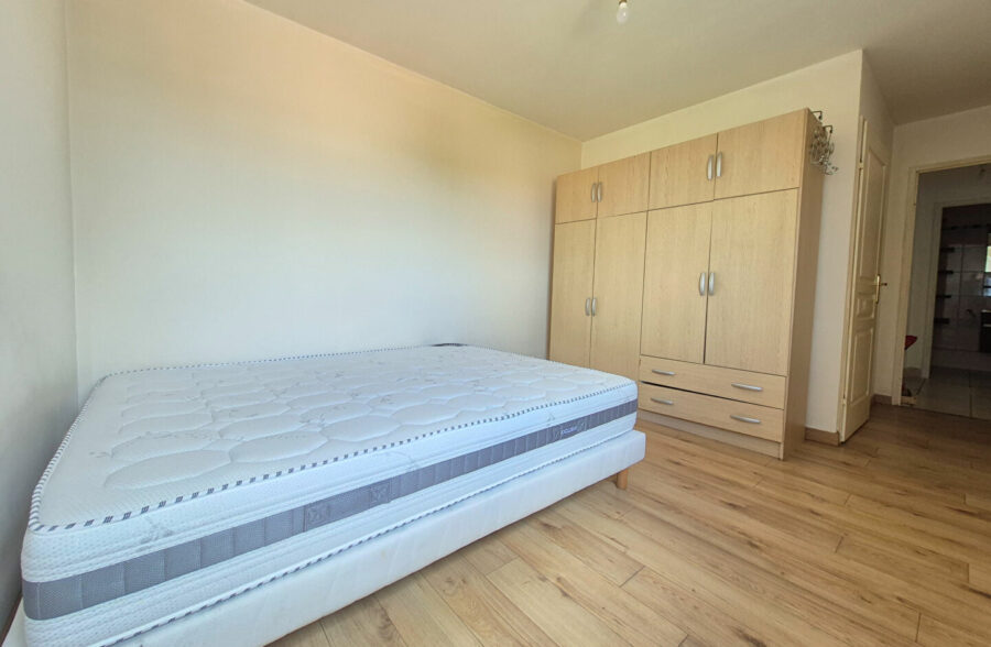 Magnifique appartement 4 chambres dernier étage à proximité immédiate du métro.