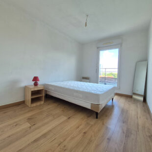 Magnifique appartement 4 chambres dernier étage à proximité immédiate du métro.