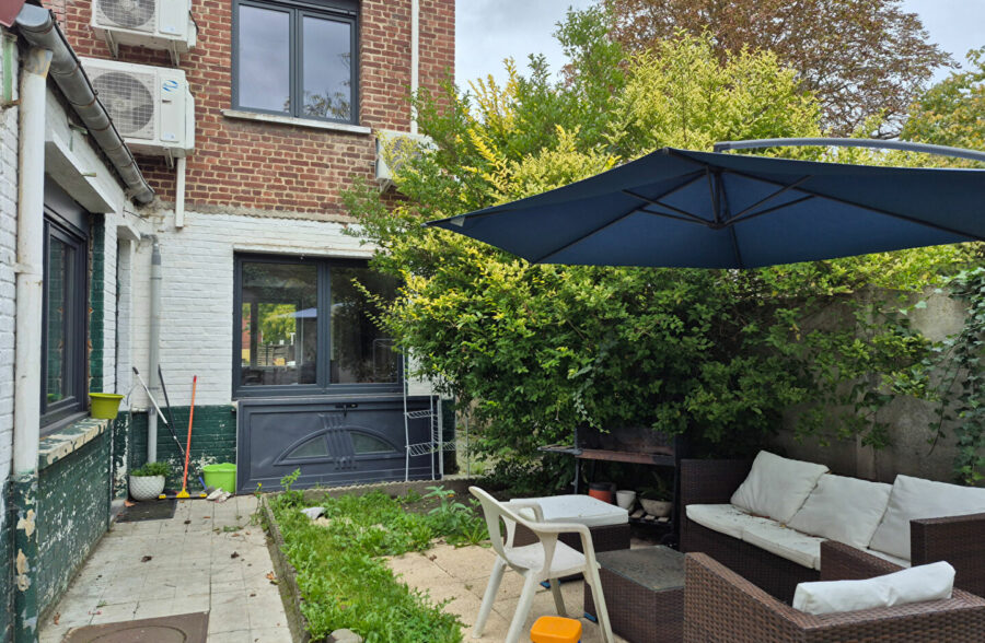 Maison  semi individuelle sur 500 m²