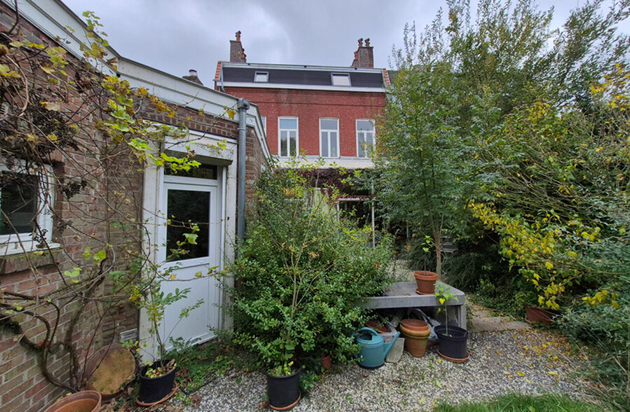 Sublime bourgeoise typique de Roubaix en semi plain-pied DPE C