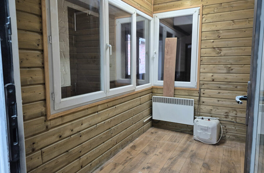 Local commercial Lens