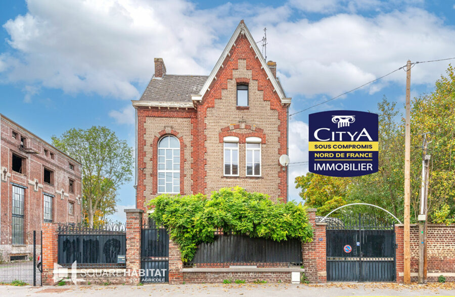MAISON  DE MAITRE INDIVIDUELLE DE 185 M² &nbsp;Sous compromis&nbsp;