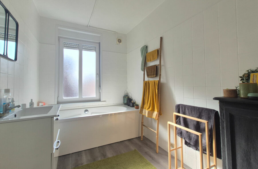 Maison semi bourgeoise des années 30′, jardin et atelier/garage de 52m²!