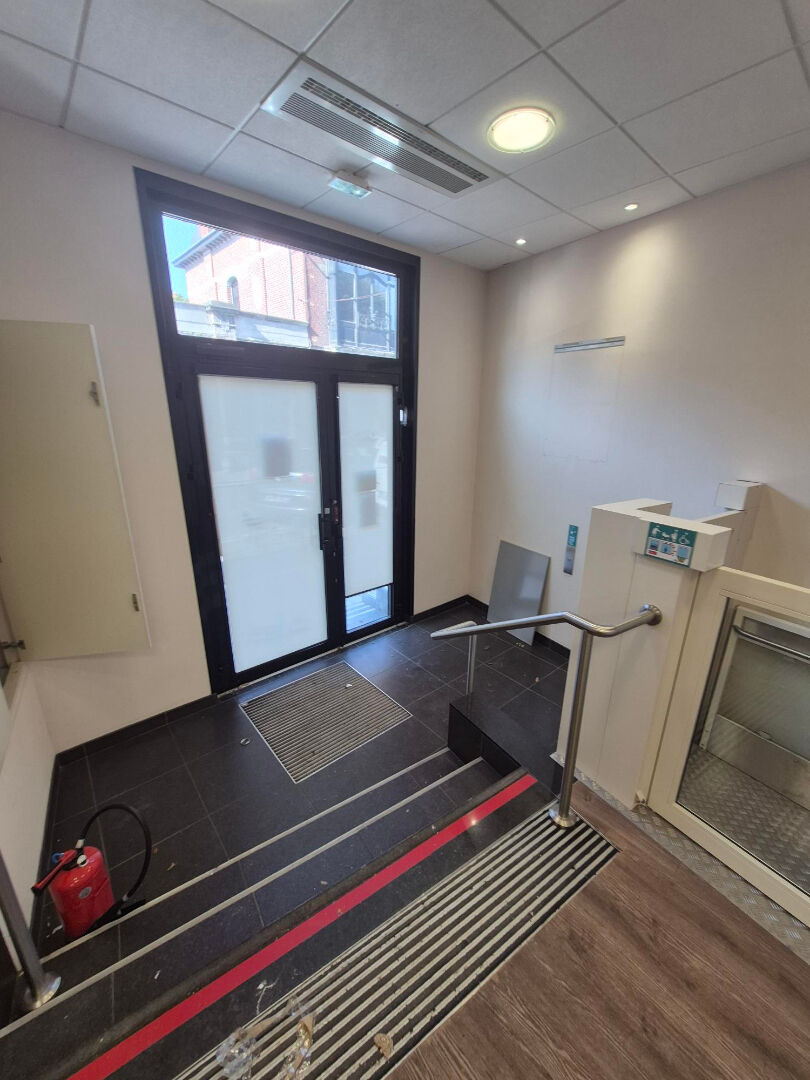 OPPORTUNITÉ COMMERCIALE EXCEPTIONNELLE ! 150m² modulables, emplacement stratégique.