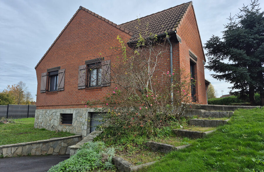 Maison individuelle sur sous-sol complet &nbsp;Sous compromis&nbsp;