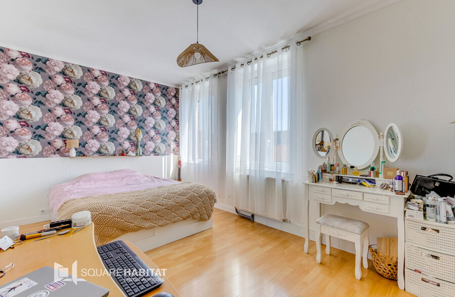 Maison Tourcoing 7 pièce(s) 0200 m2